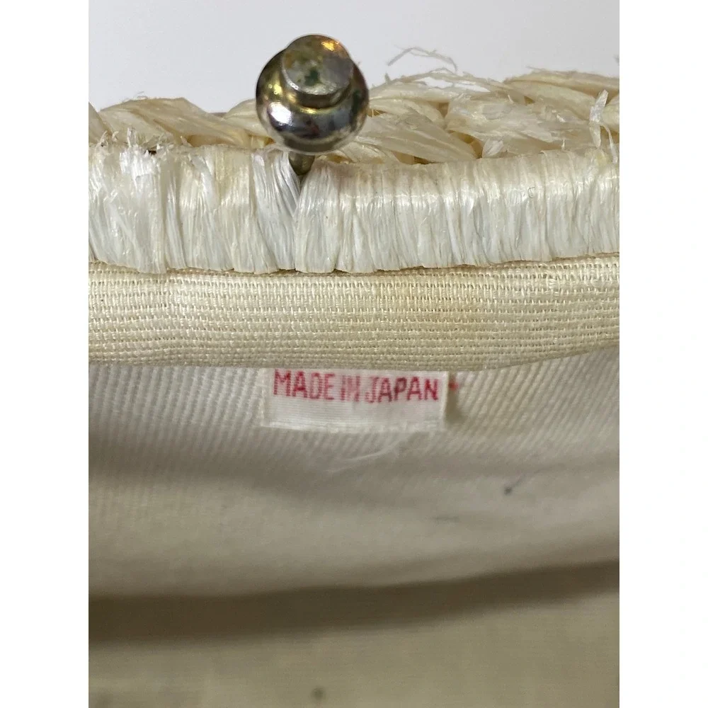 Vintage 1960s Woven Raffia Handbag Seashell‎ Charm Made in Japan Ivory Purse